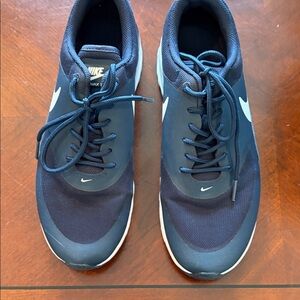Nike Women’s Navy Blue sneakers